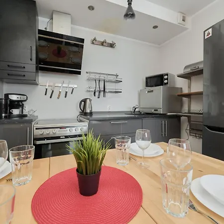 Drzewieckiego With Parking By Renters